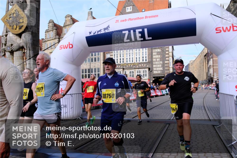 13.09.2026 - 21. swb-Marathon Bremen Tim E. http://msf.ph/oto/10320103 13.09.2026 10:58:33 Ziel 10249, 10494, 10530, 10604, 10673, 10750, 10798, 10828, 10903, 10914, 10931, 10932, 11120, 11131, 11152, 11202, 11295, 11388, 11403, 11420, 11455, 11686, 11750, 11752, 11884, 11906, 11952, 11953, 12017, 12092, 12386, 12387, 12441, 12482, 12518 meine-sportfotos.de