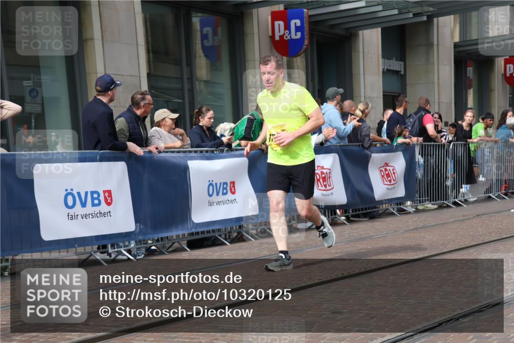 13.09.2026 - 21. swb-Marathon Bremen Strokosch-Dieckow http://msf.ph/oto/10320125 13.09.2026 10:58:34 Ziel 10254, 10383, 10427, 10477, 10485, 10787, 10794, 10832, 10843, 10948, 11030, 11034, 11228, 11267, 11278, 11488, 11602, 11743, 12015, 12127, 12130, 12131, 12176, 12271, 12297, 12414, 10249, 10530, 10750, 10798, 10878, 10879, 11004, 11030, 11120, 11131, 11152, 11189, 11202, 11384, 11388, 11403, 11420, 11455, 11686, 11750, 11906, 11952, 11953, 11955, 12017, 12092, 12180, 12237, 12320, 12386, 12387, 12499, 12505, 12518 meine-sportfotos.de