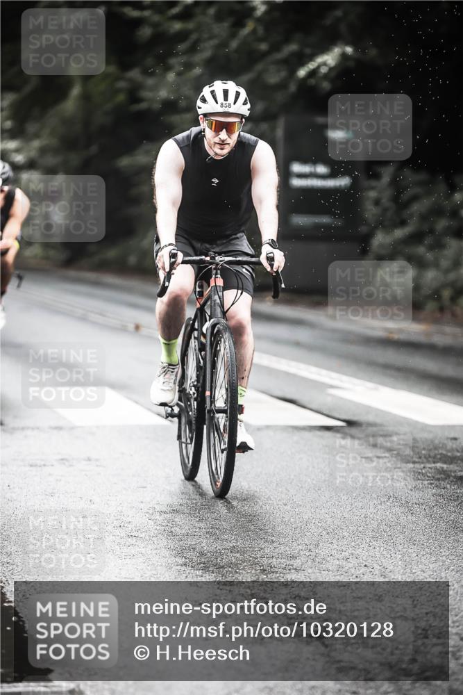 13.09.2026 - Stadtparktriathlon H.Heesch http://msf.ph/oto/10320128 13.09.2026 11:56:23 Radfahren 816, 842, 858, 879, 919, 990, 1001 meine-sportfotos.de