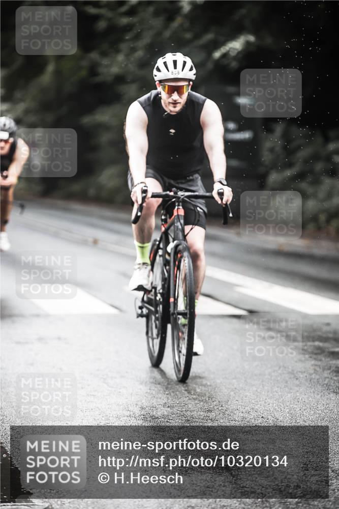 13.09.2026 - Stadtparktriathlon H.Heesch http://msf.ph/oto/10320134 13.09.2026 11:56:23 Radfahren 816, 842, 858, 879, 919, 990, 1001 meine-sportfotos.de