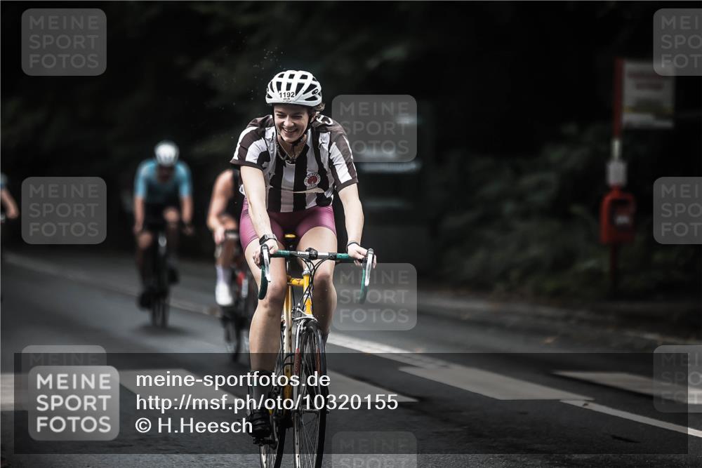 13.09.2026 - Stadtparktriathlon H.Heesch http://msf.ph/oto/10320155 13.09.2026 13:04:51 Radfahren 1084, 1192, 1241, 1278, 1359, 1392 meine-sportfotos.de