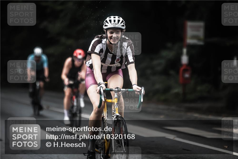 13.09.2026 - Stadtparktriathlon H.Heesch http://msf.ph/oto/10320168 13.09.2026 13:04:51 Radfahren 1084, 1192, 1241, 1278, 1359, 1392 meine-sportfotos.de