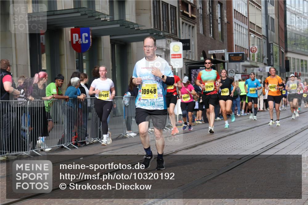 13.09.2026 - 21. swb-Marathon Bremen Strokosch-Dieckow http://msf.ph/oto/10320192 13.09.2026 10:58:37 Ziel 10254, 10383, 10415, 10427, 10477, 10485, 10787, 10794, 10832, 10843, 10948, 11034, 11228, 11267, 11278, 11488, 11602, 11743, 11913, 12015, 12127, 12130, 12131, 12176, 12271, 12297, 12414, 10530, 10878, 10879, 11004, 11030, 11131, 11152, 11189, 11202, 11384, 11403, 11455, 11686, 11750, 11906, 11953, 11955, 12092, 12180, 12237, 12320, 12499, 12505, 12518 meine-sportfotos.de