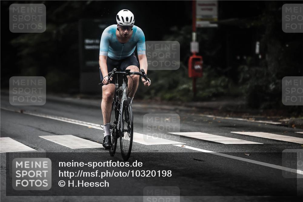 13.09.2026 - Stadtparktriathlon H.Heesch http://msf.ph/oto/10320198 13.09.2026 13:04:52 Radfahren 1084, 1192, 1241, 1278, 1304, 1359, 1392 meine-sportfotos.de