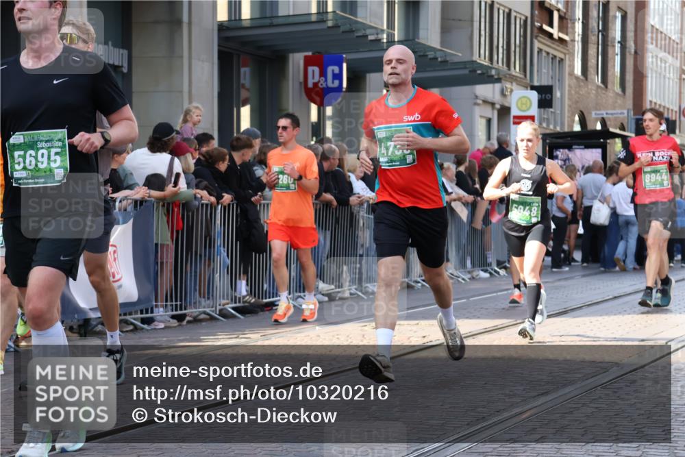13.09.2026 - 21. swb-Marathon Bremen Strokosch-Dieckow http://msf.ph/oto/10320216 13.09.2026 13:17:47 Ziel 948, 1631, 1797, 1872, 2001, 2260, 2634, 2671, 3241, 3458, 3514, 3634, 4131, 4733, 5292, 5695, 5935, 5948, 6152, 6290, 6448, 8094, 8805, 8869, 8943, 8944, 9134, 9595, 9596, 9609, 9837, 10065, 13041, 560, 771, 1297, 2008, 2125, 2234, 2812, 3051, 3192, 3760, 4171, 4286, 4374, 4498, 4499, 4620, 5041, 5530, 5550, 5817, 7901, 8100, 8250, 8253, 8446, 8714, 9075, 9400, 9505, 13107 meine-sportfotos.de