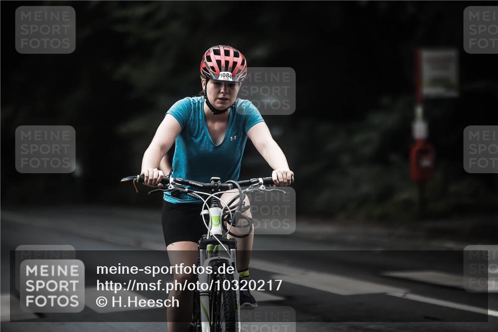 13.09.2026 - Stadtparktriathlon H.Heesch http://msf.ph/oto/10320217 13.09.2026 13:04:54 Radfahren 1084, 1192, 1208, 1278, 1304, 1359, 1392 meine-sportfotos.de