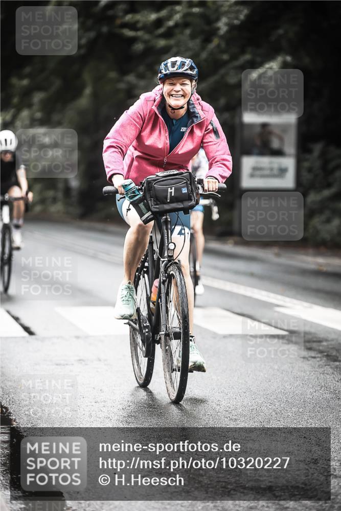 13.09.2026 - Stadtparktriathlon H.Heesch http://msf.ph/oto/10320227 13.09.2026 11:56:28 Radfahren 740, 776, 803, 816, 842, 858, 919, 990, 1001 meine-sportfotos.de