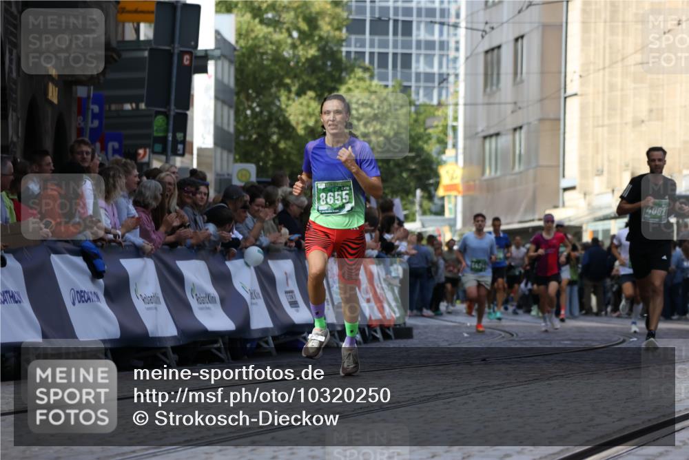 13.09.2026 - 21. swb-Marathon Bremen Strokosch-Dieckow http://msf.ph/oto/10320250 13.09.2026 13:08:19 Ziel 2844, 4732, 6692, 13091, 13160, 339, 678, 1335, 1696, 4082, 4888, 5424, 8655, 9084, 9582 meine-sportfotos.de