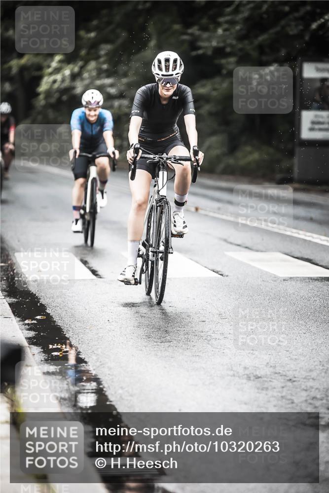 13.09.2026 - Stadtparktriathlon H.Heesch http://msf.ph/oto/10320263 13.09.2026 11:56:29 Radfahren 740, 776, 803, 816, 842, 858, 919, 1001 meine-sportfotos.de