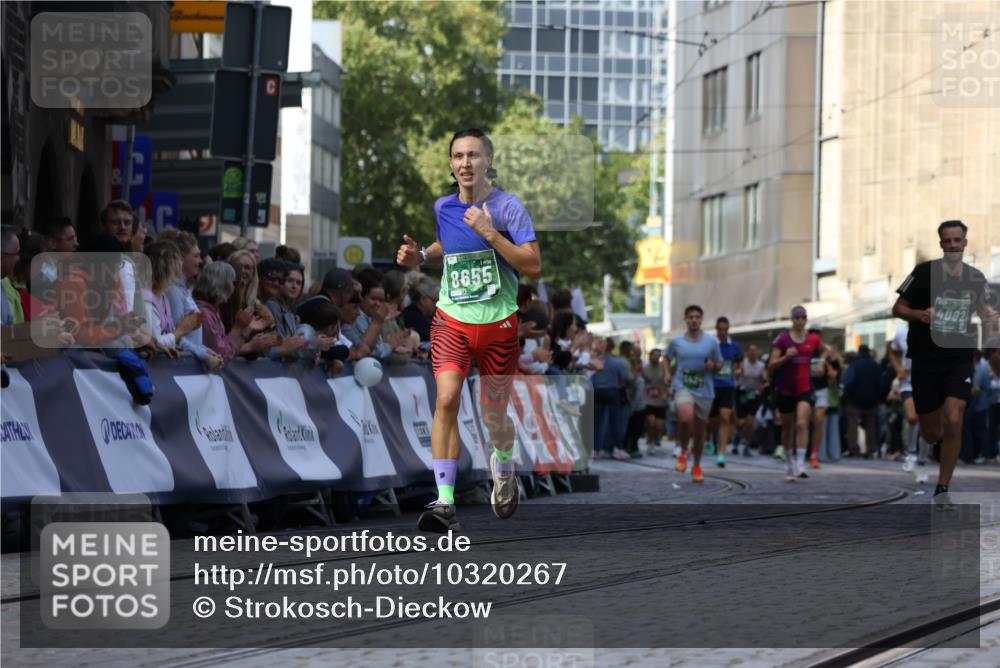 13.09.2026 - 21. swb-Marathon Bremen Strokosch-Dieckow http://msf.ph/oto/10320267 13.09.2026 13:08:19 Ziel 2844, 4732, 6692, 13091, 13160, 339, 678, 1335, 1696, 4082, 4888, 5424, 8655, 9084, 9582 meine-sportfotos.de