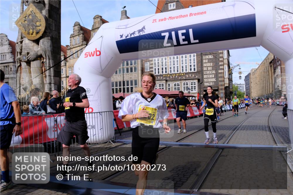 13.09.2026 - 21. swb-Marathon Bremen Tim E. http://msf.ph/oto/10320273 13.09.2026 10:58:37 Ziel 10249, 10494, 10530, 10673, 10750, 10798, 10828, 10914, 11004, 11120, 11131, 11152, 11202, 11295, 11388, 11403, 11420, 11455, 11686, 11750, 11752, 11884, 11906, 11952, 11953, 12017, 12092, 12386, 12387, 12482, 12518 meine-sportfotos.de