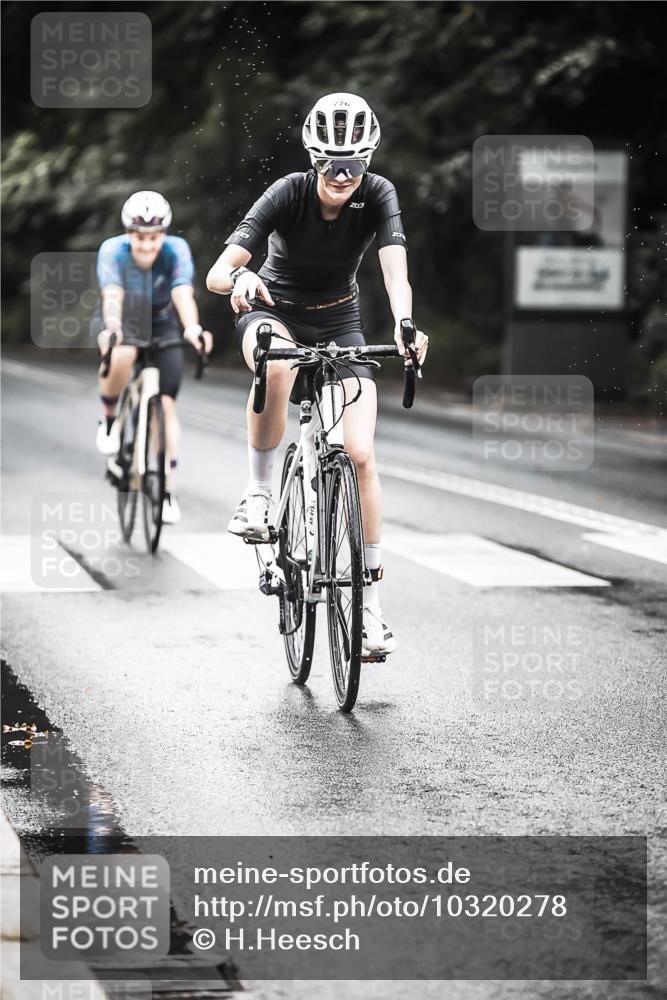 13.09.2026 - Stadtparktriathlon H.Heesch http://msf.ph/oto/10320278 13.09.2026 11:56:30 Radfahren 740, 776, 803, 816, 842, 919, 1001 meine-sportfotos.de