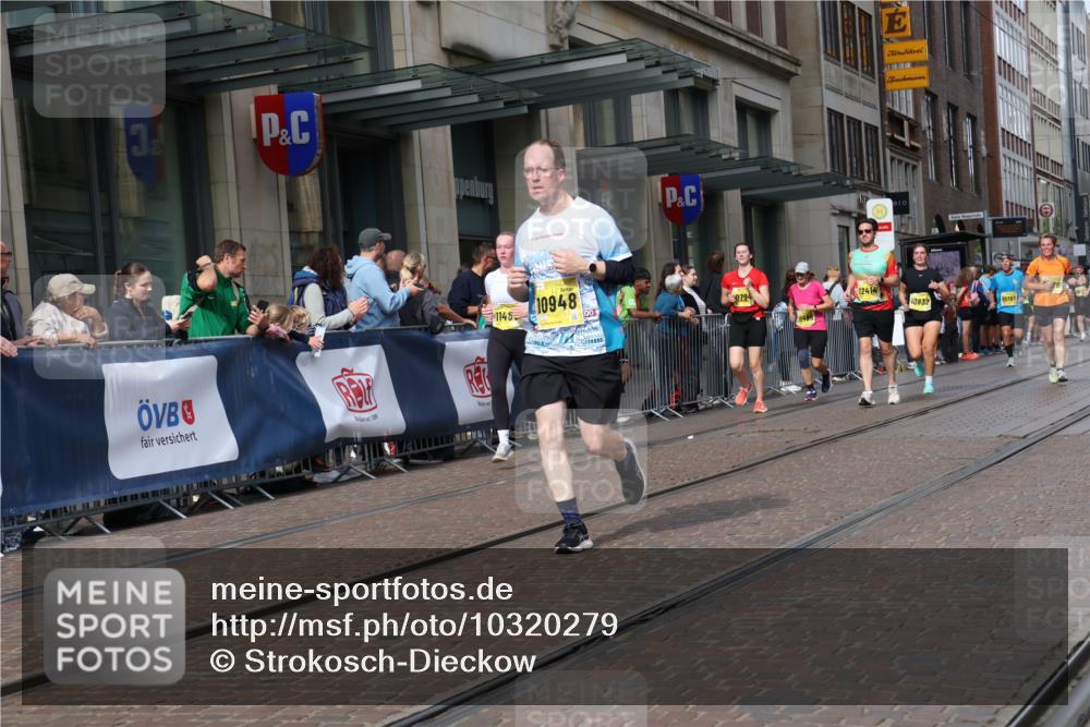 13.09.2026 - 21. swb-Marathon Bremen Strokosch-Dieckow http://msf.ph/oto/10320279 13.09.2026 10:58:39 Ziel 10254, 10383, 10415, 10427, 10477, 10485, 10668, 10787, 10794, 10832, 10843, 10948, 11034, 11228, 11267, 11278, 11488, 11602, 11913, 12015, 12127, 12130, 12131, 12176, 12200, 12271, 12297, 12414, 10878, 10879, 11004, 11030, 11152, 11189, 11202, 11384, 11403, 11455, 11488, 11686, 11743, 11750, 11906, 11953, 11955, 12092, 12180, 12237, 12320, 12499, 12505, 12518 meine-sportfotos.de