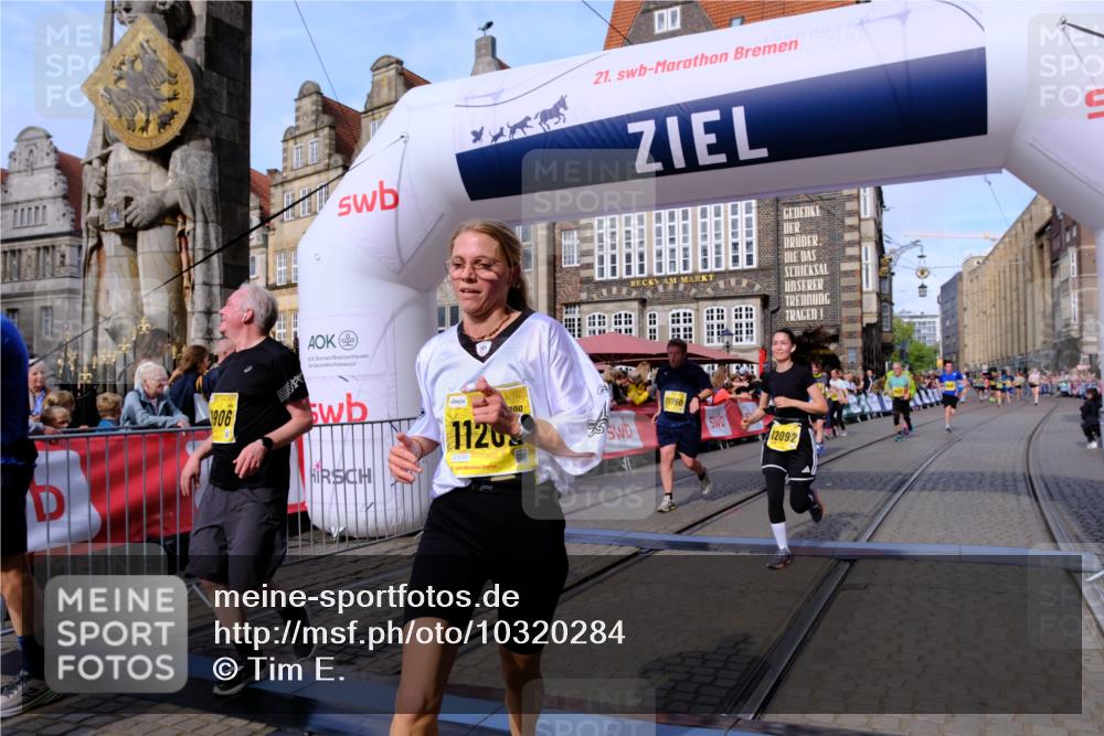 13.09.2026 - 21. swb-Marathon Bremen Tim E. http://msf.ph/oto/10320284 13.09.2026 10:58:37 Ziel 10249, 10494, 10530, 10673, 10750, 10798, 10828, 10914, 11004, 11120, 11131, 11152, 11202, 11295, 11388, 11403, 11420, 11455, 11686, 11750, 11752, 11884, 11906, 11952, 11953, 12017, 12092, 12386, 12387, 12482, 12518 meine-sportfotos.de
