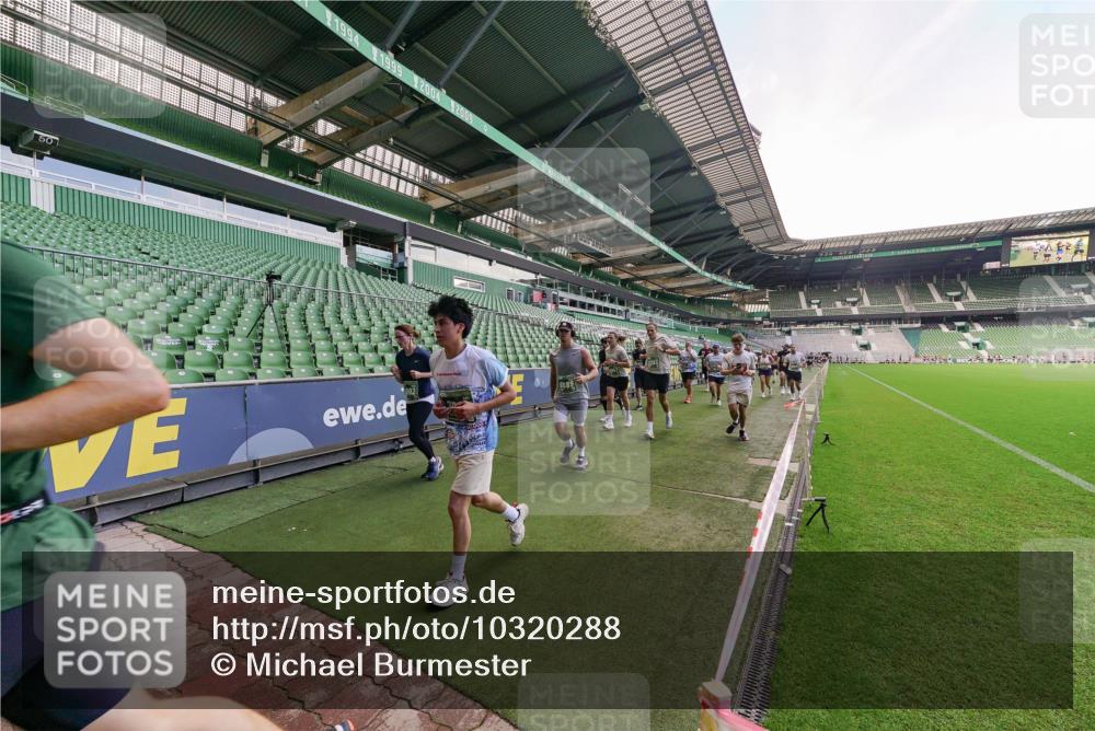13.09.2026 - 21. swb-Marathon Bremen Michael Burmester http://msf.ph/oto/10320288 13.09.2026 13:19:41 Laufen im Stadion 333, 464, 486, 512, 546, 921, 938, 1066, 1129, 1156, 1409, 1431, 1446, 1506, 1697, 1756, 1765, 1815, 1916, 2010, 2028, 2064, 2123, 2137, 2224, 2240, 2294, 2315, 2349, 2453, 2501, 2533, 2557, 2563, 2614, 2622, 2626, 2689, 2694, 2695, 2702, 2703, 2722, 2756, 2786, 2843, 2845, 2857, 2879, 2944, 2983, 2999, 3017, 3018, 3031, 3035, 3036, 3037, 3046, 3059, 3072, 3096, 3100, 3116, 3139, 3189, 3198, 3243, 3263, 3264, 3285, 3287, 3310, 3315, 3619, 3879, 4478 meine-sportfotos.de