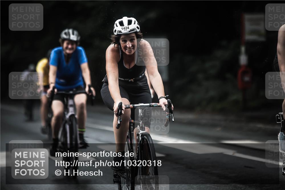 13.09.2026 - Stadtparktriathlon H.Heesch http://msf.ph/oto/10320318 13.09.2026 13:05:02 Radfahren 1208, 1284, 1304, 1306, 1333, 1346, 1372, 1374, 1409, 1410, 1424 meine-sportfotos.de