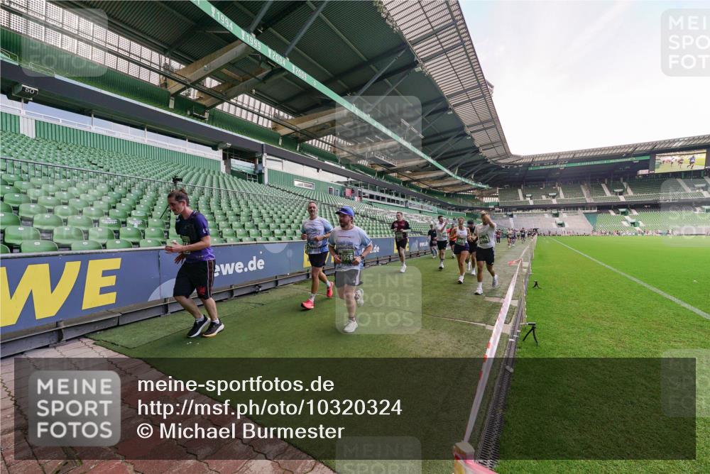 13.09.2026 - 21. swb-Marathon Bremen Michael Burmester http://msf.ph/oto/10320324 13.09.2026 13:19:45 Laufen im Stadion 333, 464, 486, 512, 546, 921, 938, 1066, 1129, 1156, 1409, 1431, 1446, 1506, 1697, 1756, 1765, 1815, 1916, 2010, 2028, 2064, 2137, 2224, 2240, 2294, 2315, 2349, 2453, 2501, 2533, 2557, 2563, 2614, 2622, 2626, 2689, 2694, 2695, 2702, 2703, 2722, 2756, 2786, 2843, 2845, 2857, 2879, 2944, 2983, 2999, 3017, 3018, 3031, 3035, 3036, 3037, 3046, 3059, 3072, 3096, 3100, 3116, 3139, 3189, 3198, 3243, 3263, 3264, 3285, 3287, 3310, 3315, 3619, 3879, 4478 meine-sportfotos.de