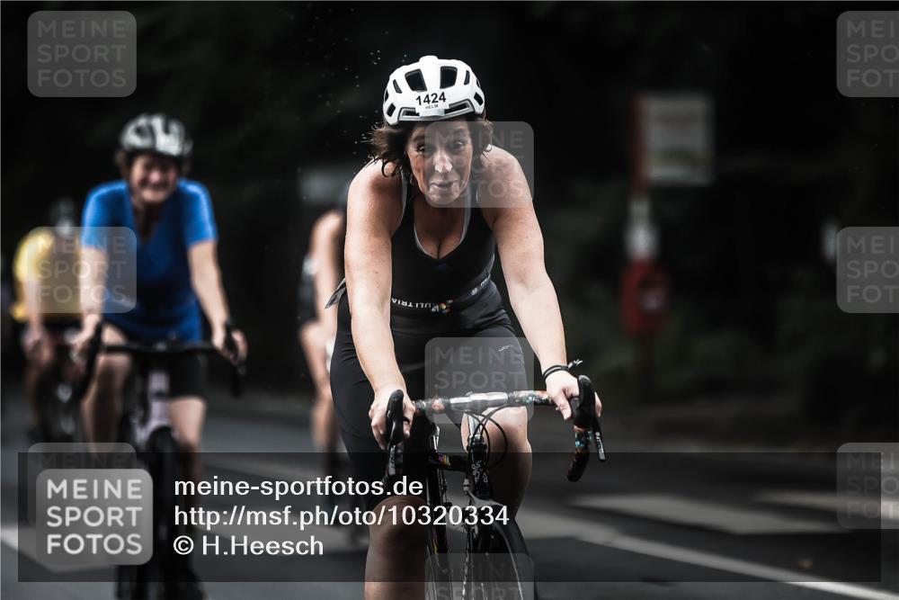 13.09.2026 - Stadtparktriathlon H.Heesch http://msf.ph/oto/10320334 13.09.2026 13:05:02 Radfahren 1208, 1284, 1304, 1306, 1333, 1346, 1372, 1374, 1409, 1410, 1424 meine-sportfotos.de