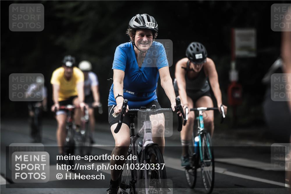 13.09.2026 - Stadtparktriathlon H.Heesch http://msf.ph/oto/10320337 13.09.2026 13:05:02 Radfahren 1208, 1284, 1304, 1306, 1333, 1346, 1372, 1374, 1409, 1410, 1424 meine-sportfotos.de