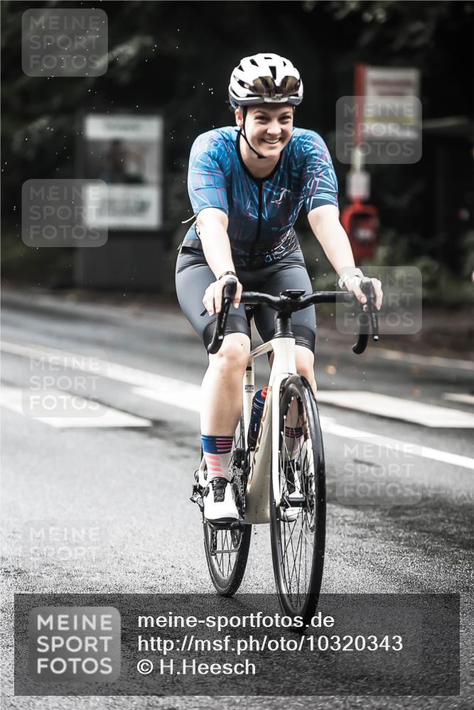 13.09.2026 - Stadtparktriathlon H.Heesch http://msf.ph/oto/10320343 13.09.2026 11:56:31 Radfahren 740, 776, 803, 816, 842, 1001 meine-sportfotos.de
