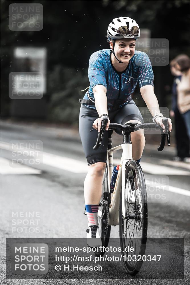 13.09.2026 - Stadtparktriathlon H.Heesch http://msf.ph/oto/10320347 13.09.2026 11:56:31 Radfahren 740, 776, 803, 816, 842, 1001 meine-sportfotos.de