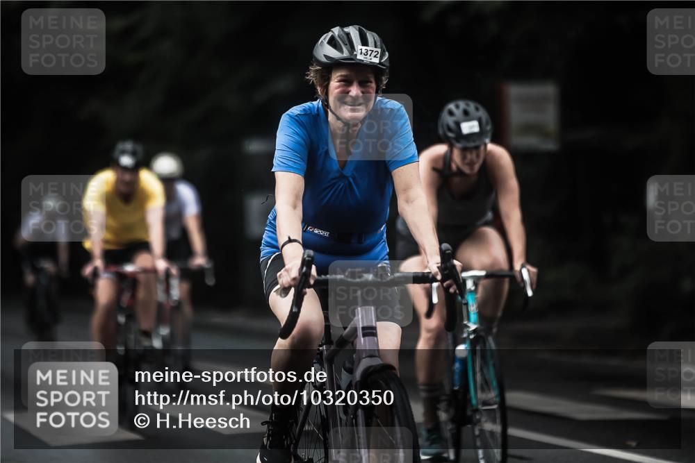 13.09.2026 - Stadtparktriathlon H.Heesch http://msf.ph/oto/10320350 13.09.2026 13:05:02 Radfahren 1208, 1284, 1304, 1306, 1333, 1346, 1372, 1374, 1409, 1410, 1424 meine-sportfotos.de