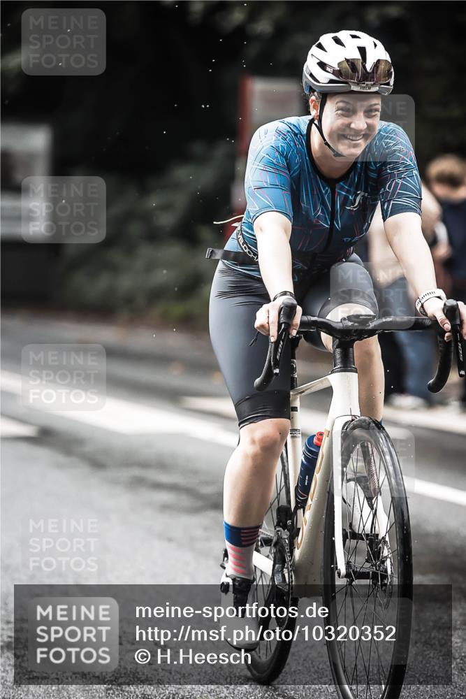 13.09.2026 - Stadtparktriathlon H.Heesch http://msf.ph/oto/10320352 13.09.2026 11:56:31 Radfahren 740, 776, 803, 816, 842, 1001 meine-sportfotos.de