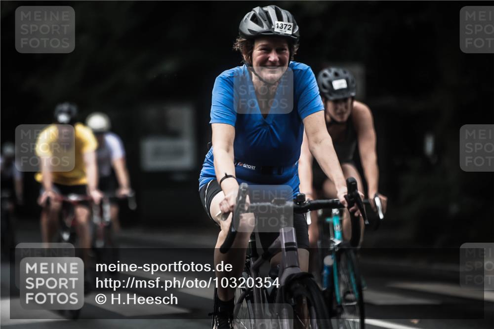 13.09.2026 - Stadtparktriathlon H.Heesch http://msf.ph/oto/10320354 13.09.2026 13:05:03 Radfahren 1208, 1284, 1304, 1306, 1333, 1346, 1372, 1374, 1386, 1409, 1410, 1424 meine-sportfotos.de