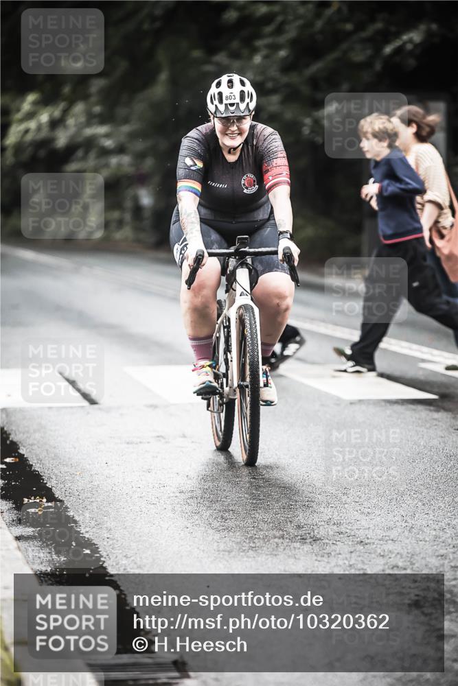 13.09.2026 - Stadtparktriathlon H.Heesch http://msf.ph/oto/10320362 13.09.2026 11:56:34 Radfahren 740, 776, 803, 816, 1001 meine-sportfotos.de