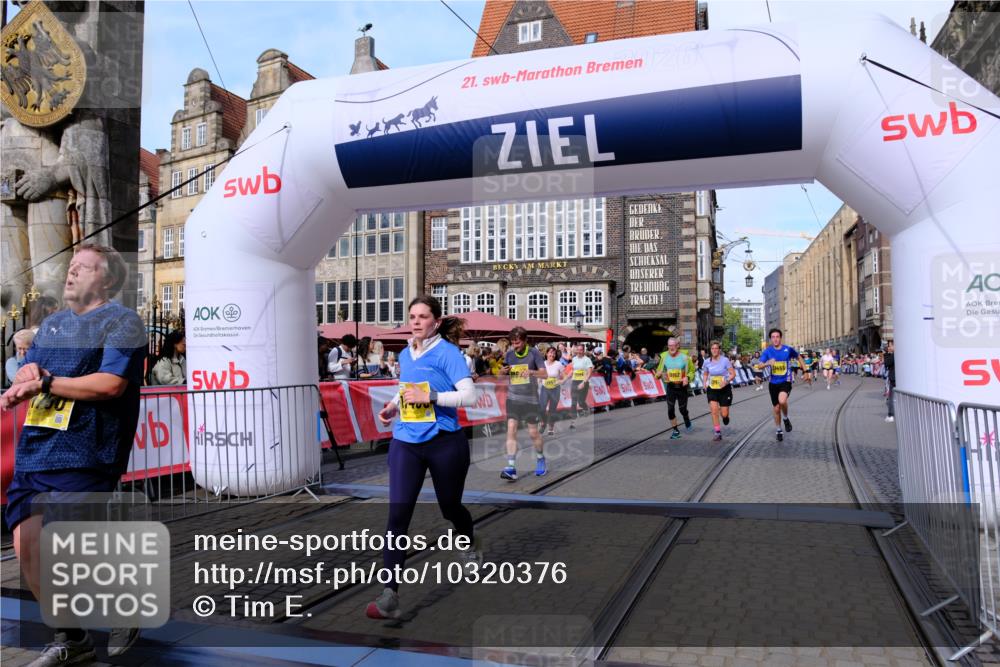 13.09.2026 - 21. swb-Marathon Bremen Tim E. http://msf.ph/oto/10320376 13.09.2026 10:58:39 Ziel 10249, 10494, 10530, 10750, 10798, 11004, 11120, 11131, 11152, 11202, 11295, 11384, 11388, 11403, 11420, 11455, 11686, 11750, 11752, 11906, 11952, 11953, 12017, 12092, 12180, 12386, 12387, 12518 meine-sportfotos.de