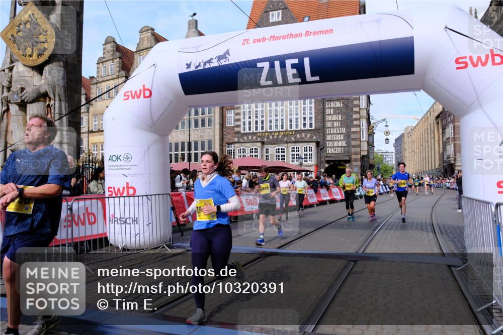 13.09.2026 - 21. swb-Marathon Bremen Tim E. http://msf.ph/oto/10320391 13.09.2026 10:58:39 Ziel 10249, 10494, 10530, 10750, 10798, 11004, 11120, 11131, 11152, 11202, 11295, 11384, 11388, 11403, 11420, 11455, 11686, 11750, 11752, 11906, 11952, 11953, 12017, 12092, 12180, 12386, 12387, 12518 meine-sportfotos.de