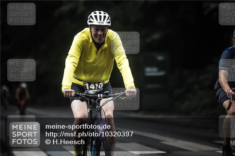 13.09.2026 - Stadtparktriathlon H.Heesch http://msf.ph/oto/10320397 13.09.2026 13:05:05 Radfahren 1208, 1284, 1306, 1333, 1346, 1372, 1374, 1386, 1409, 1410, 1424 meine-sportfotos.de