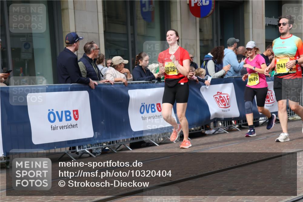13.09.2026 - 21. swb-Marathon Bremen Strokosch-Dieckow http://msf.ph/oto/10320404 13.09.2026 10:58:43 Ziel 10254, 10383, 10415, 10427, 10477, 10485, 10668, 10787, 10794, 10832, 10843, 10948, 11034, 11267, 11278, 11602, 11913, 12015, 12118, 12127, 12130, 12131, 12176, 12200, 12271, 12297, 12414, 10878, 10879, 11004, 11030, 11152, 11189, 11228, 11384, 11455, 11488, 11686, 11743, 11953, 11955, 12180, 12237, 12320, 12499, 12505, 12518 meine-sportfotos.de