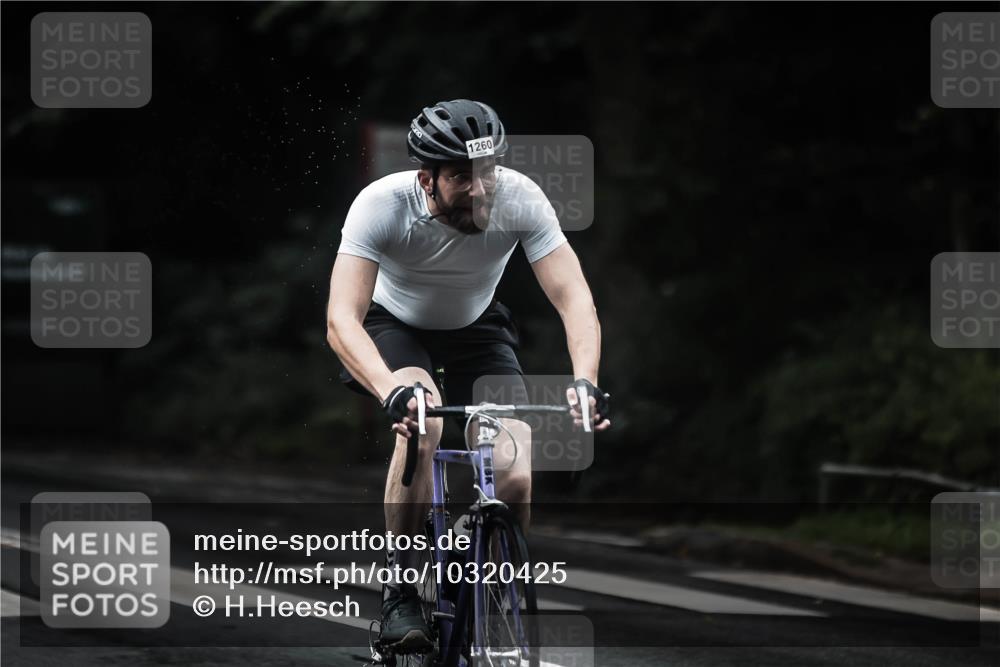 13.09.2026 - Stadtparktriathlon H.Heesch http://msf.ph/oto/10320425 13.09.2026 13:05:07 Radfahren 1284, 1306, 1333, 1336, 1346, 1372, 1374, 1386, 1409, 1410, 1424 meine-sportfotos.de