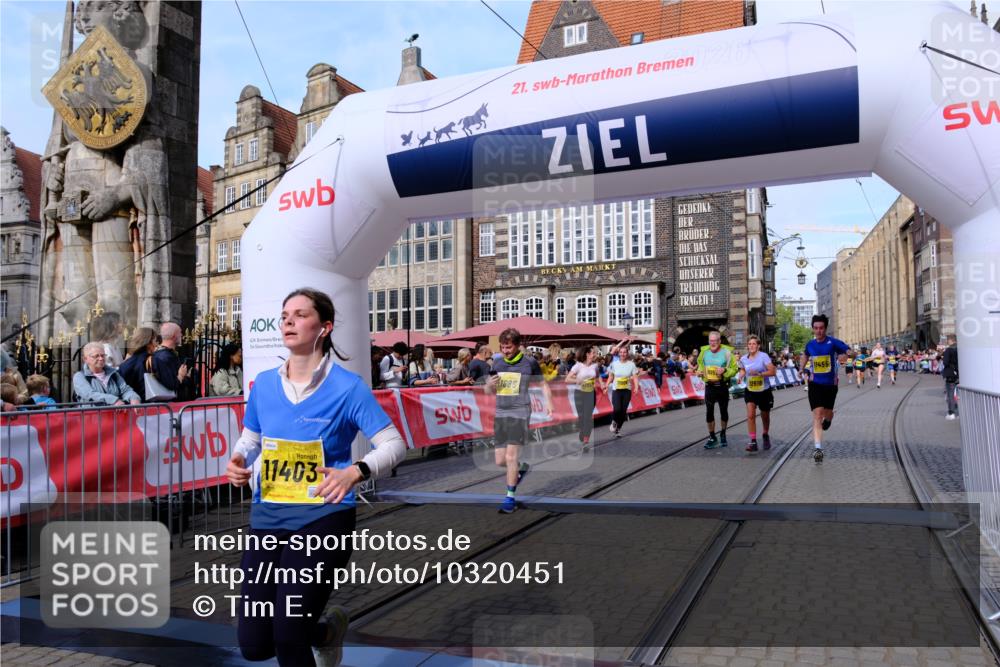 13.09.2026 - 21. swb-Marathon Bremen Tim E. http://msf.ph/oto/10320451 13.09.2026 10:58:39 Ziel 10249, 10494, 10530, 10750, 10798, 11004, 11120, 11131, 11152, 11202, 11295, 11384, 11388, 11403, 11420, 11455, 11686, 11750, 11752, 11906, 11952, 11953, 12017, 12092, 12180, 12386, 12387, 12518 meine-sportfotos.de