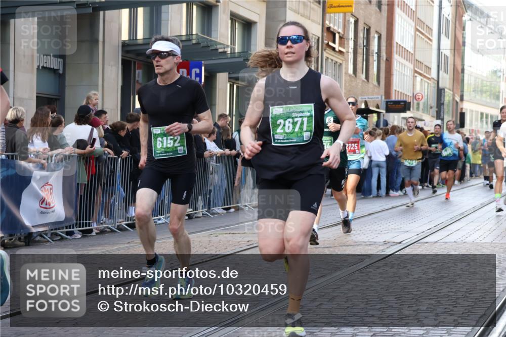 13.09.2026 - 21. swb-Marathon Bremen Strokosch-Dieckow http://msf.ph/oto/10320459 13.09.2026 13:17:51 Ziel 948, 1631, 1797, 1872, 2001, 2260, 2634, 2671, 3241, 3458, 3514, 3634, 4131, 4733, 5292, 5460, 5695, 5935, 5948, 6152, 6290, 6448, 7491, 7954, 8094, 8805, 8869, 8943, 8944, 9134, 9609, 9837, 10065, 560, 771, 948, 1297, 2001, 2008, 2125, 2234, 2812, 3051, 3192, 3760, 4171, 4286, 4374, 4498, 4499, 4620, 5041, 5530, 5550, 5817, 5935, 7901, 8100, 8250, 8446, 9400, 9505, 9595, 9596, 13041, 13107 meine-sportfotos.de