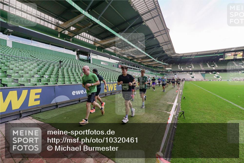 13.09.2026 - 21. swb-Marathon Bremen Michael Burmester http://msf.ph/oto/10320461 13.09.2026 13:19:59 Laufen im Stadion 333, 464, 486, 512, 704, 921, 938, 1066, 1129, 1156, 1409, 1431, 1439, 1446, 1506, 1697, 1756, 1765, 1815, 1916, 2010, 2028, 2064, 2137, 2224, 2240, 2278, 2294, 2315, 2349, 2394, 2395, 2417, 2437, 2453, 2501, 2519, 2533, 2557, 2563, 2588, 2622, 2626, 2689, 2694, 2695, 2702, 2703, 2722, 2756, 2786, 2793, 2843, 2845, 2886, 2944, 2983, 3017, 3018, 3031, 3035, 3036, 3037, 3046, 3059, 3072, 3102, 3116, 3139, 3189, 3198, 3243, 3263, 3264, 3285, 3287, 3310, 3315, 3619, 3879 meine-sportfotos.de