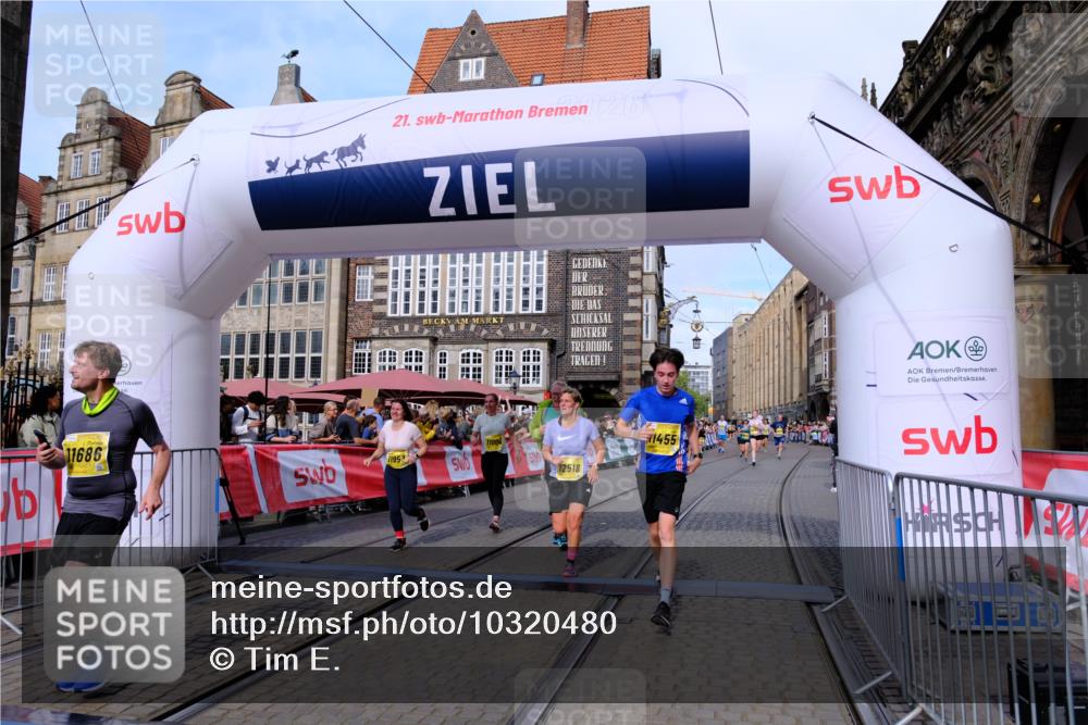 13.09.2026 - 21. swb-Marathon Bremen Tim E. http://msf.ph/oto/10320480 13.09.2026 10:58:41 Ziel 10249, 10530, 10750, 10798, 10878, 10879, 11004, 11120, 11131, 11152, 11202, 11384, 11388, 11403, 11420, 11455, 11686, 11750, 11906, 11952, 11953, 12017, 12092, 12180, 12386, 12387, 12499, 12518 meine-sportfotos.de