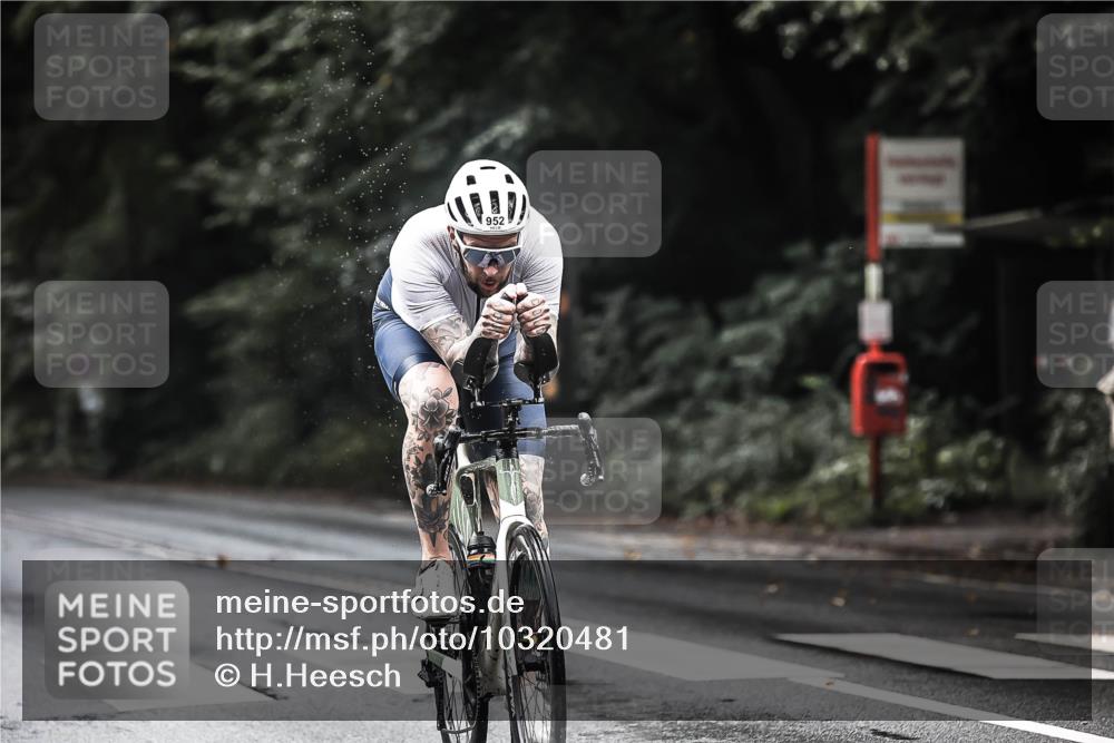 13.09.2026 - Stadtparktriathlon H.Heesch http://msf.ph/oto/10320481 13.09.2026 11:56:48 Radfahren 941, 952, 1053 meine-sportfotos.de