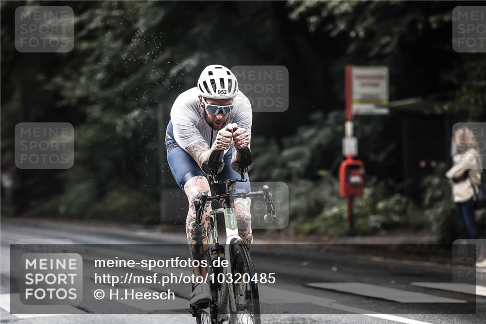 13.09.2026 - Stadtparktriathlon H.Heesch http://msf.ph/oto/10320485 13.09.2026 11:56:48 Radfahren 941, 952, 1053 meine-sportfotos.de