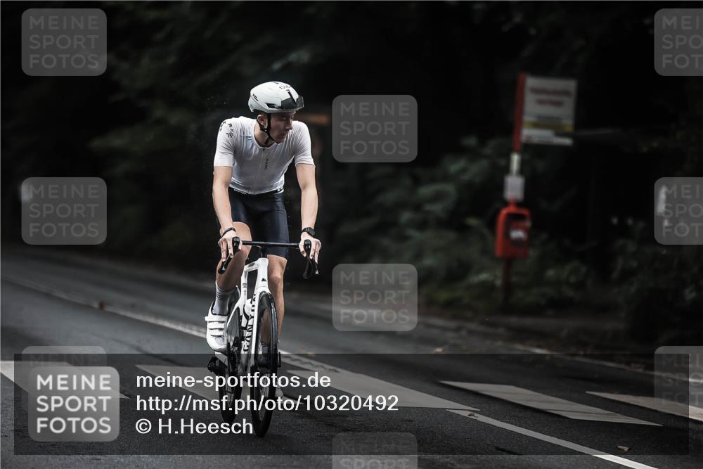 13.09.2026 - Stadtparktriathlon H.Heesch http://msf.ph/oto/10320492 13.09.2026 13:05:12 Radfahren 1272, 1306, 1336, 1386 meine-sportfotos.de