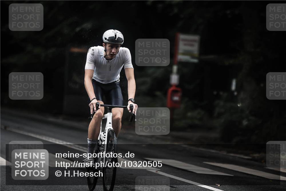 13.09.2026 - Stadtparktriathlon H.Heesch http://msf.ph/oto/10320505 13.09.2026 13:05:12 Radfahren 1272, 1306, 1336, 1386 meine-sportfotos.de