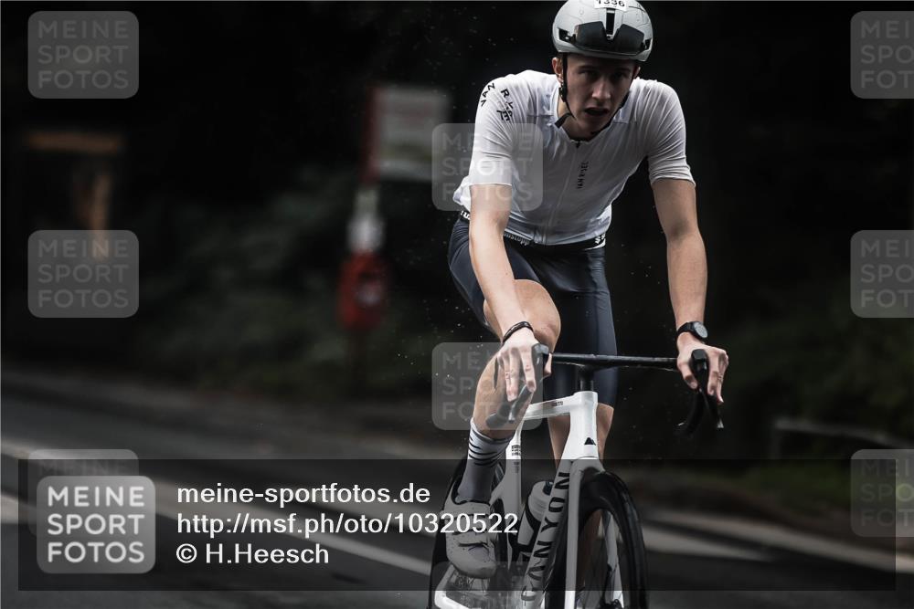 13.09.2026 - Stadtparktriathlon H.Heesch http://msf.ph/oto/10320522 13.09.2026 13:05:13 Radfahren 1272, 1336, 1386 meine-sportfotos.de
