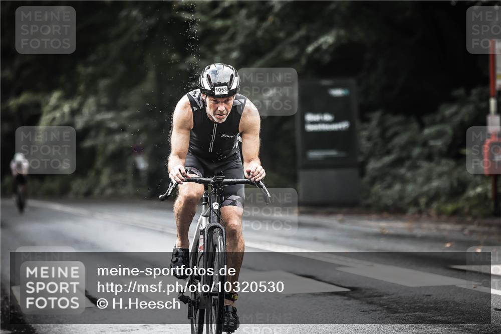 13.09.2026 - Stadtparktriathlon H.Heesch http://msf.ph/oto/10320530 13.09.2026 11:56:50 Radfahren 952, 997, 1030, 1053 meine-sportfotos.de