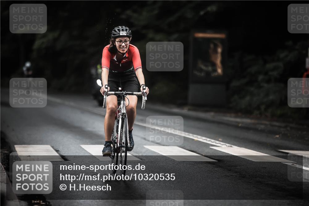 13.09.2026 - Stadtparktriathlon H.Heesch http://msf.ph/oto/10320535 13.09.2026 13:05:14 Radfahren 1272, 1336, 1386 meine-sportfotos.de