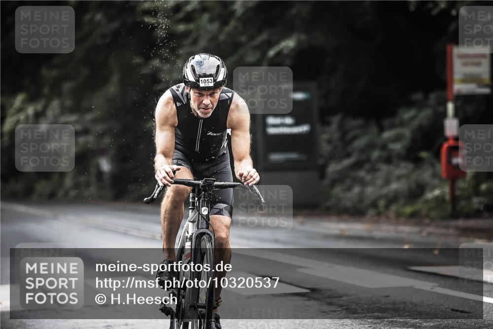13.09.2026 - Stadtparktriathlon H.Heesch http://msf.ph/oto/10320537 13.09.2026 11:56:50 Radfahren 952, 997, 1030, 1053 meine-sportfotos.de