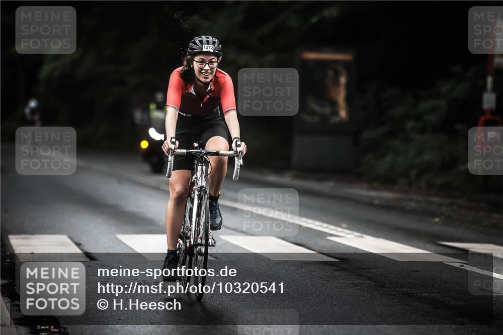 13.09.2026 - Stadtparktriathlon H.Heesch http://msf.ph/oto/10320541 13.09.2026 13:05:14 Radfahren 1272, 1336, 1386 meine-sportfotos.de