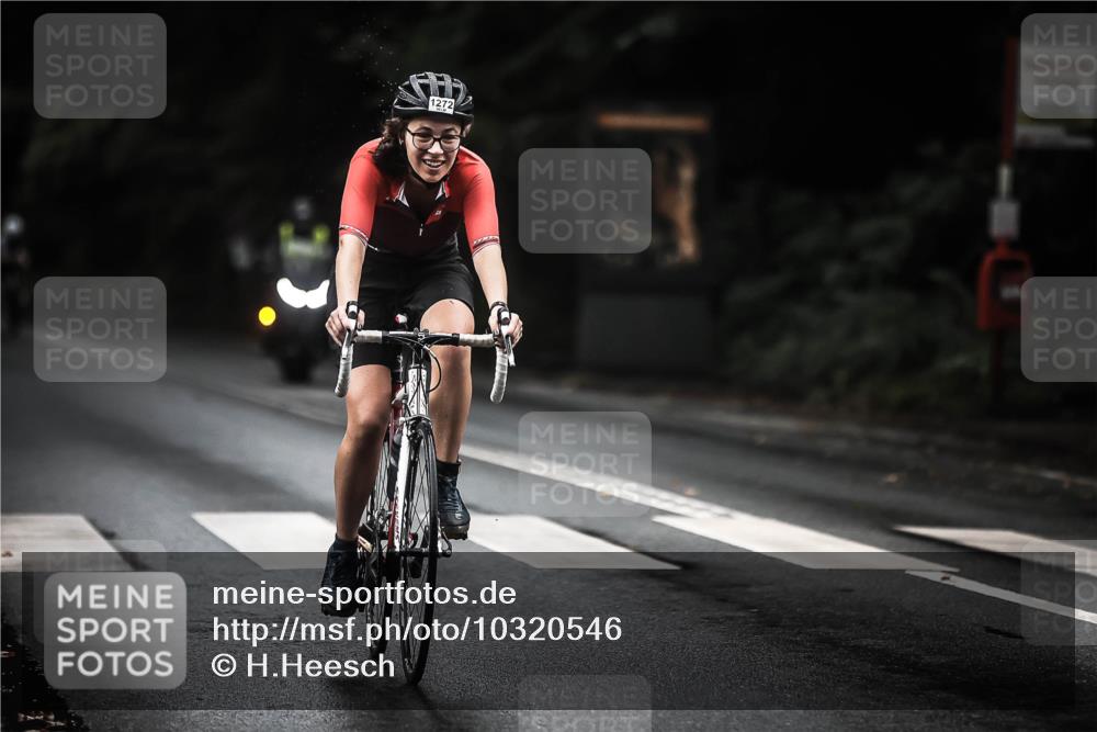 13.09.2026 - Stadtparktriathlon H.Heesch http://msf.ph/oto/10320546 13.09.2026 13:05:14 Radfahren 1272, 1336, 1386 meine-sportfotos.de