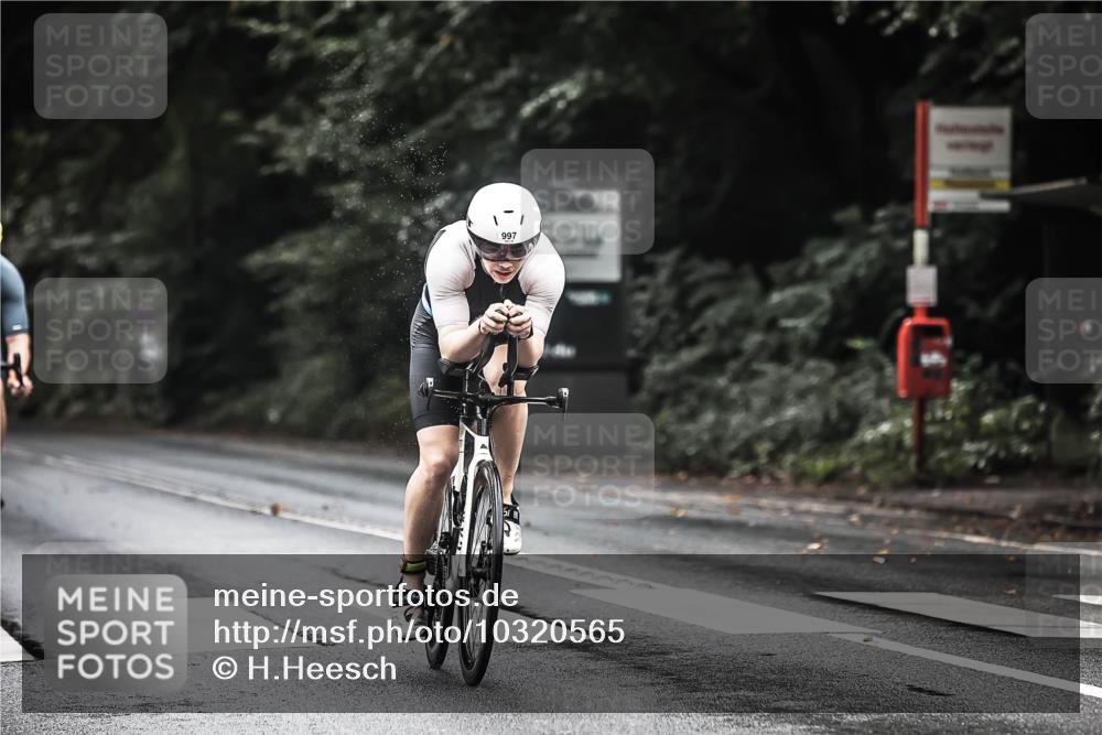 13.09.2026 - Stadtparktriathlon H.Heesch http://msf.ph/oto/10320565 13.09.2026 11:56:55 Radfahren 997, 1030, 1053 meine-sportfotos.de
