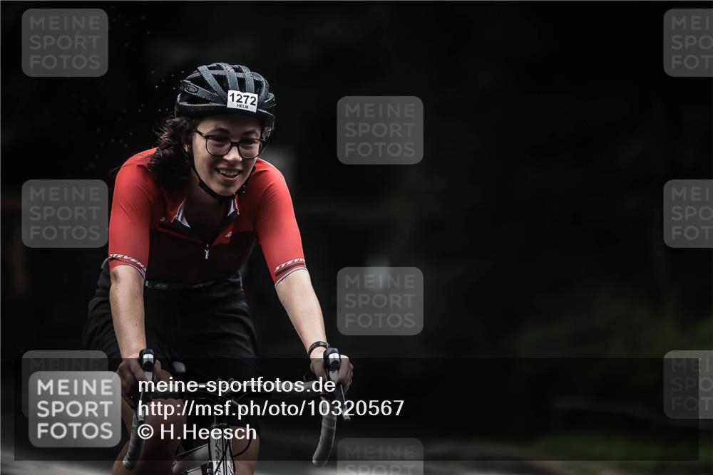 13.09.2026 - Stadtparktriathlon H.Heesch http://msf.ph/oto/10320567 13.09.2026 13:05:15 Radfahren 1272, 1336, 1386 meine-sportfotos.de